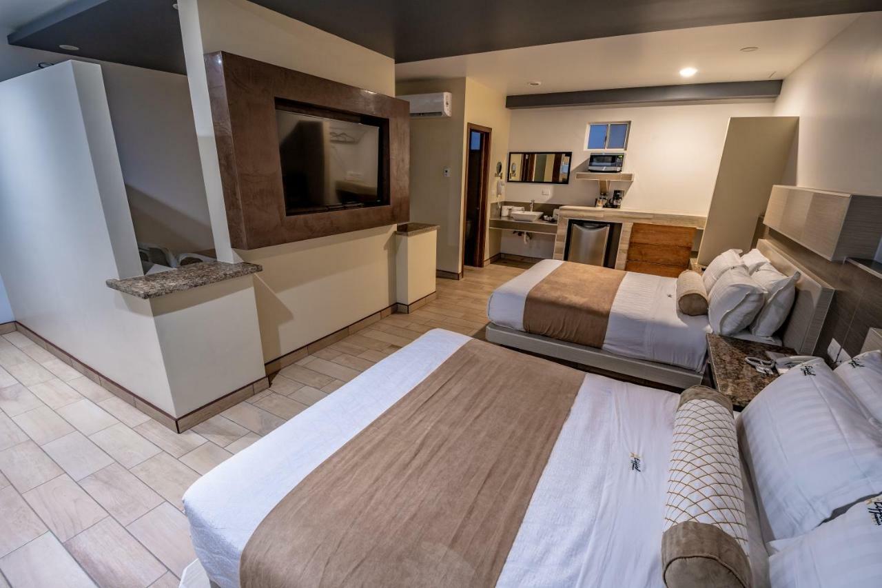 Hotel Eiffel Ensenada Ngoại thất bức ảnh