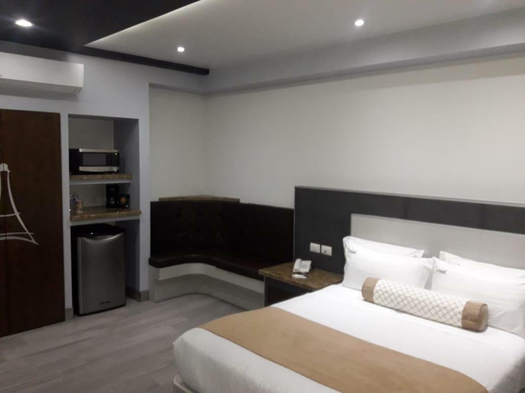 Hotel Eiffel Ensenada Ngoại thất bức ảnh